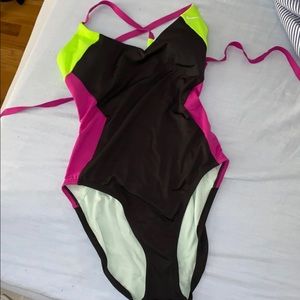 Nike Women’s One Piece Swimsuit